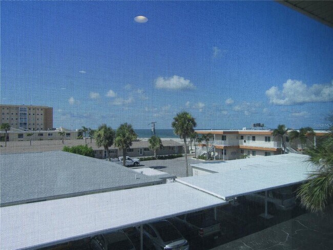 Building Photo - 1400 Tarpon Center Dr