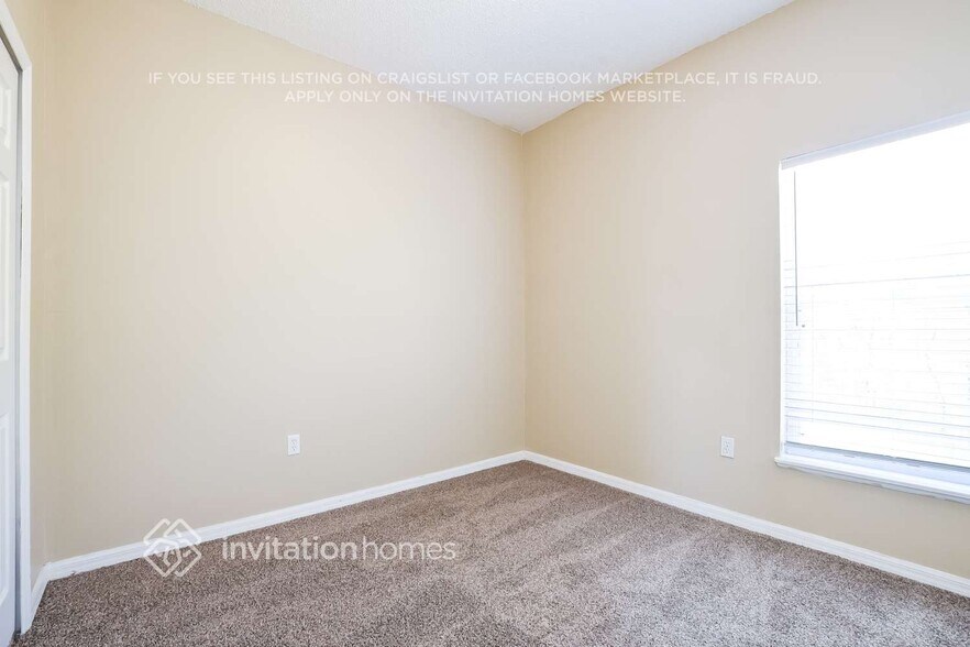Building Photo - 371 Pebble Ct