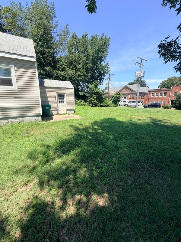 Building Photo - 306 St Claire Ln