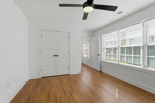Building Photo - 203 Oceola Ave