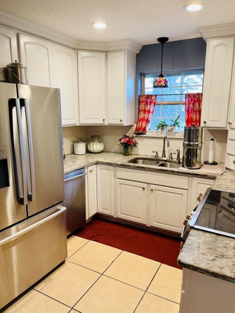 Building Photo - 102 Riverbend Dr