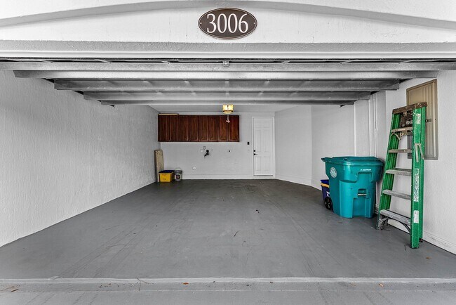 Building Photo - 3006 Waterside Cir