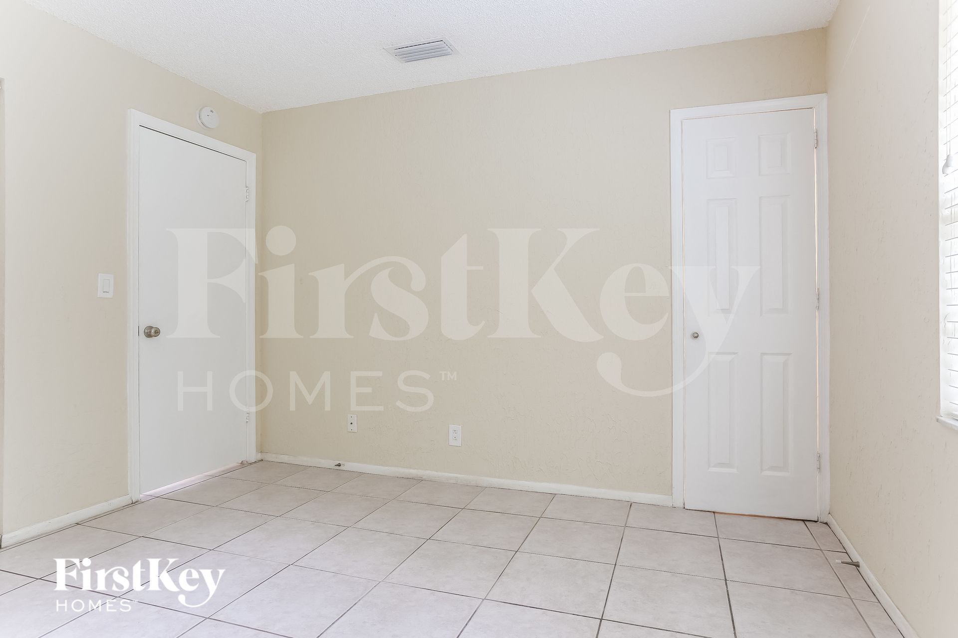 Building Photo - 9203 Southampton Pl