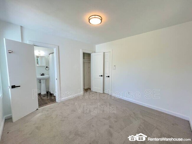 Building Photo - 142 Rogers Ave