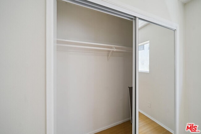 Building Photo - 7032 Lanewood Ave