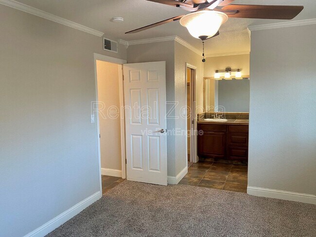 Building Photo - 1216 Rose Ave