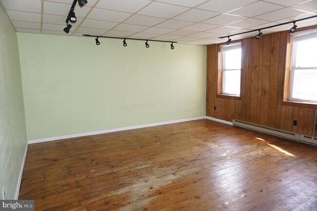 Building Photo - 117 E Lancaster Ave