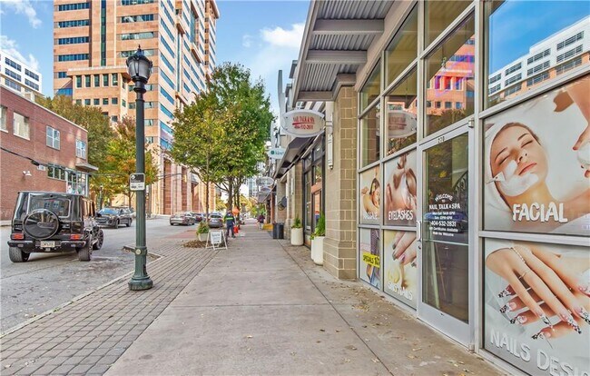Building Photo - 950 W Peachtree St NW