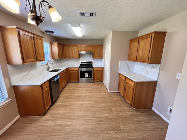 Building Photo - 16118 Cypress Valley Dr