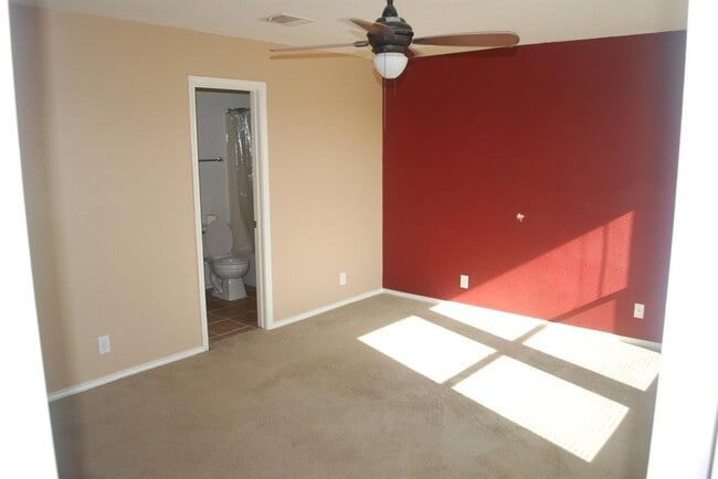 Building Photo - 161 Beech Dr