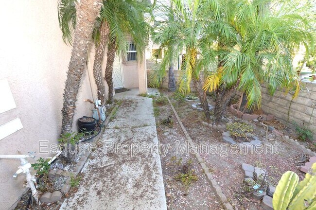Building Photo - 227 Galante Way
