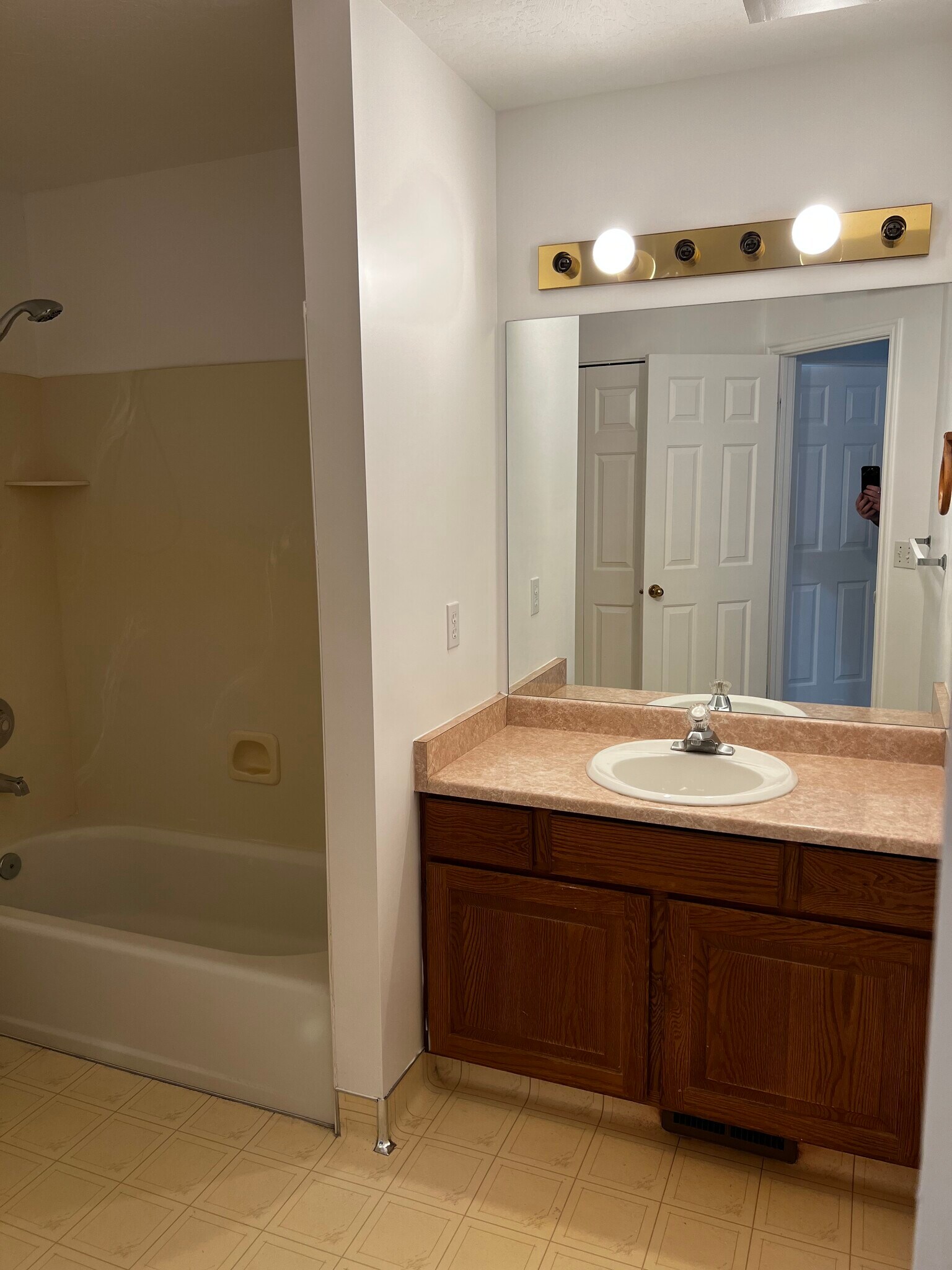 Building Photo - 7164 S Ponderosa Dr
