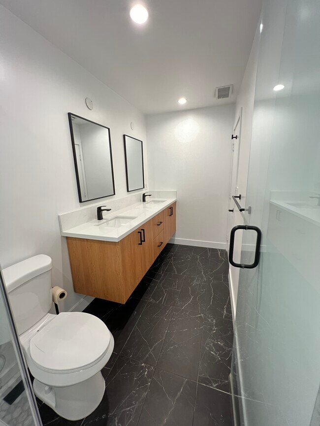 Building Photo - 1863 Burleson Ave