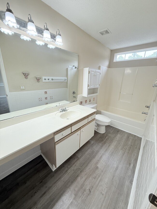 Building Photo - 8558 Hopkins Cir