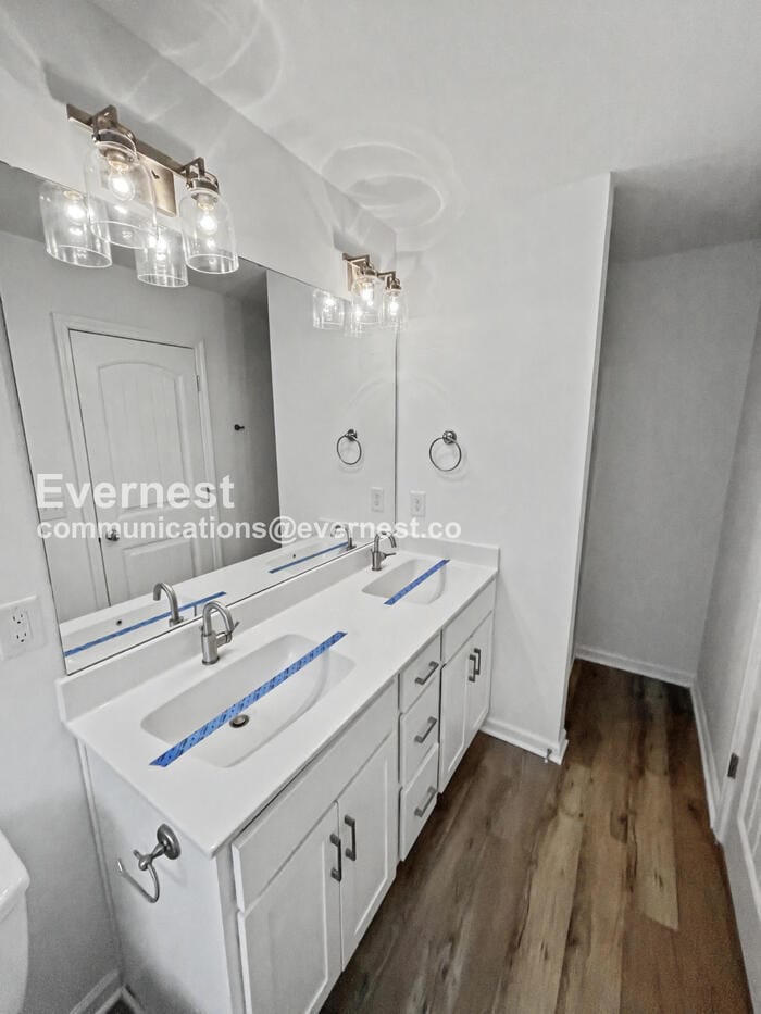 Building Photo - 2656 Lakevilla Dr