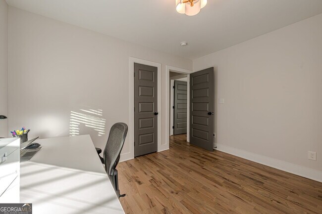 Building Photo - 1953 Beecher Rd SW