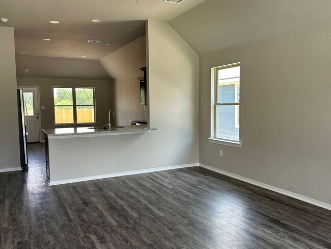 Building Photo - Bryan - 3 bedroom / 2 bath home in Bonham Trace neighborhood in North Bryan,