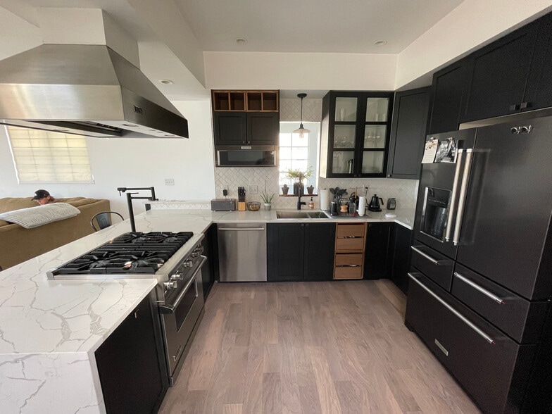 Building Photo - 1340 Hoyt Ave