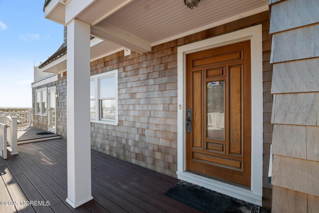 Building Photo - 409 East Ave