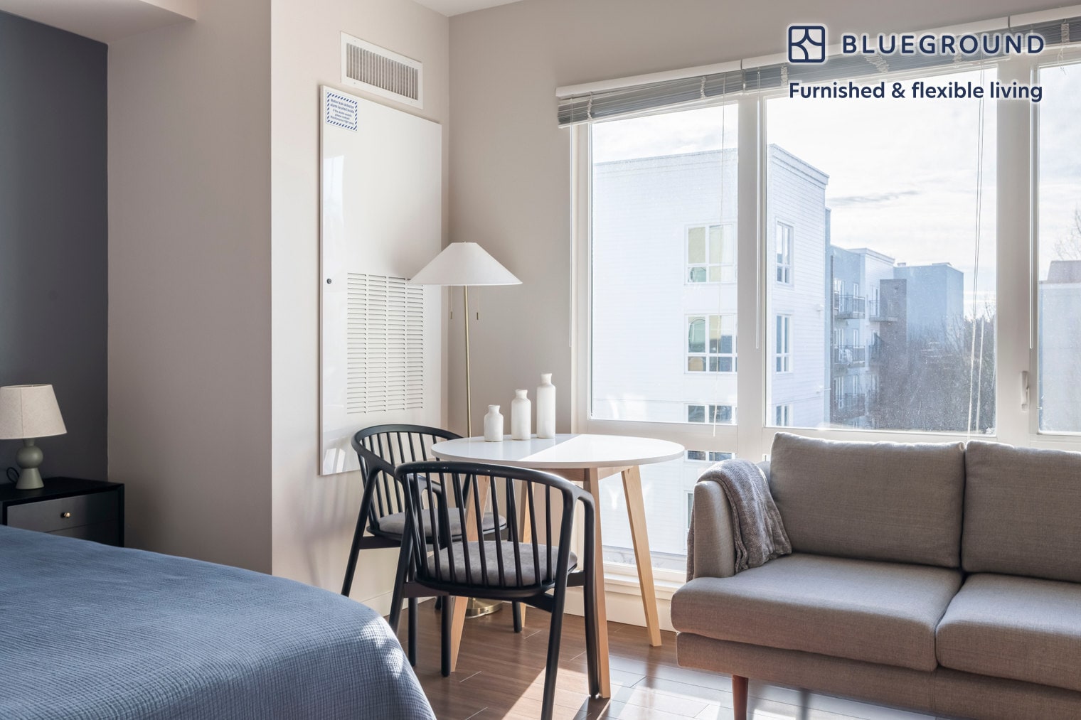 Building Photo - 10333 Main St