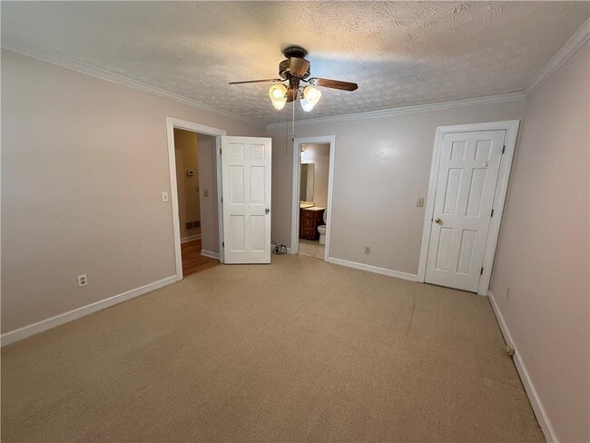 Building Photo - 3209 Henderson Walk