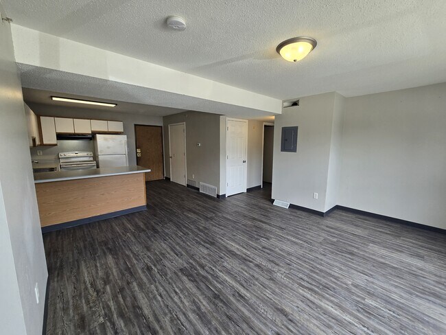 Building Photo - 60 Miller Ave SW