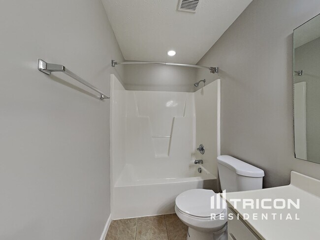 Building Photo - 82 Hester Pl