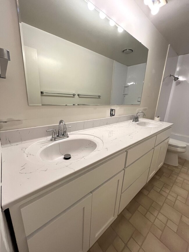 Building Photo - Beautifully Renovated Single-Family Ranch – 3 Beds, 2 Baths