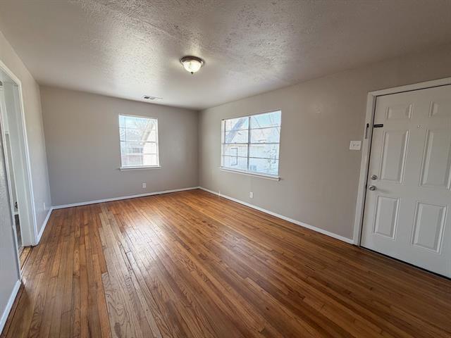 Building Photo - 410 N Flat St