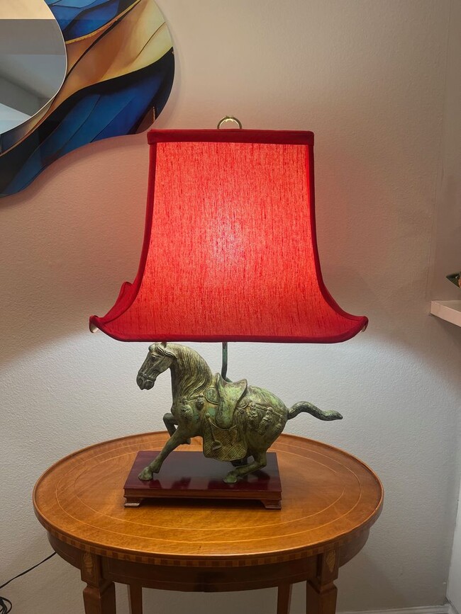 Building Photo - Elegant fully furnished one bedroom in Opera Plaza