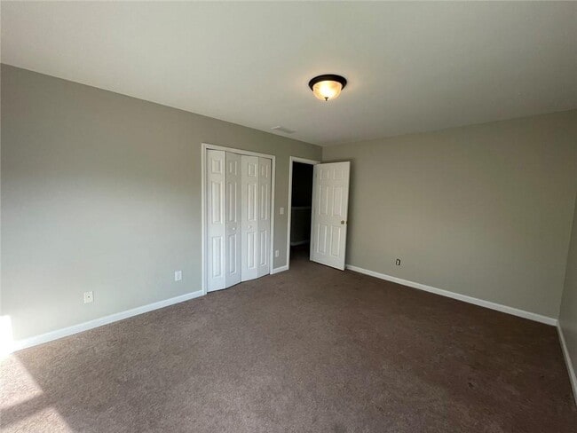 Building Photo - 807 Slope Creek Way