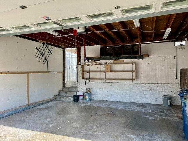Building Photo - 28604 Friarstone Ct