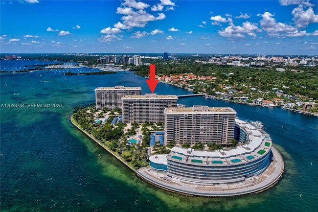 Building Photo - 2 Grove Isle Dr