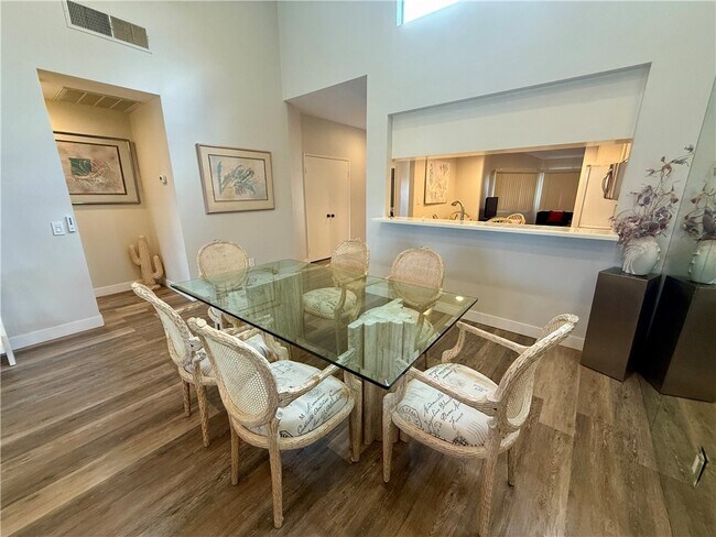 Building Photo - 38613 Wisteria Dr