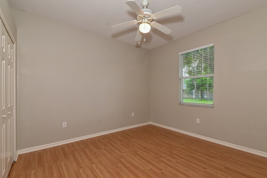 Building Photo - 2129 49th Ave E