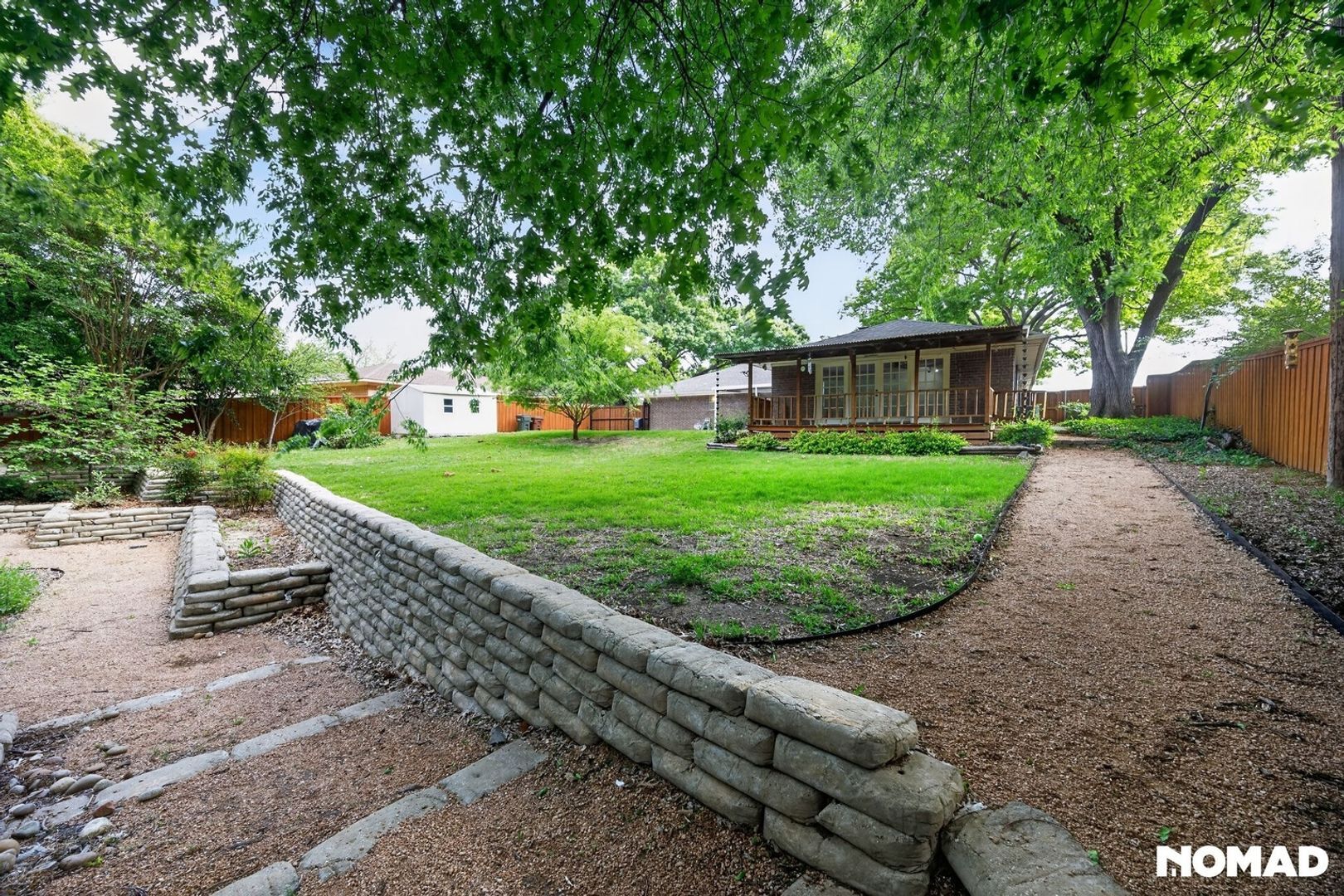 Building Photo - 2505 Briarwood Dr