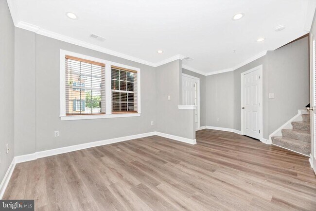 Building Photo - 8943 Amelung St