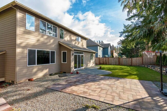 Building Photo - GORGEOUS 5 Bedroom Home in Sammamish