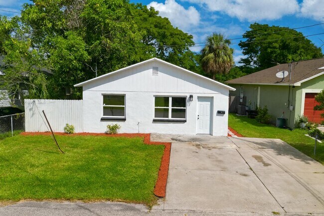 Primary Photo - 2606 E 18th Ave