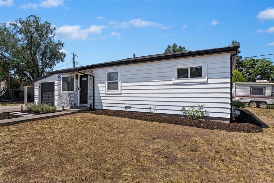 Building Photo - 5750 S 4060 W