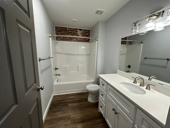 Building Photo - *COMING SOON* Loft Apartment available!