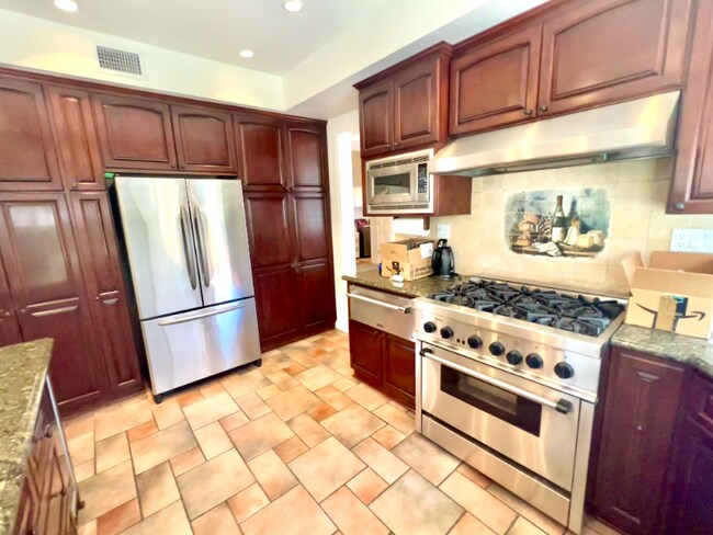 Building Photo - 29028 Hollow Oak Ct