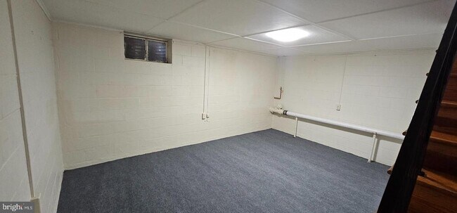 Building Photo - 222 E Whitlock Ave
