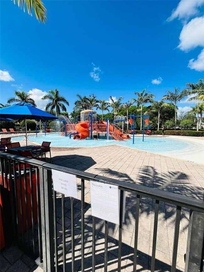 Building Photo - 159 SE 33rd Terrace