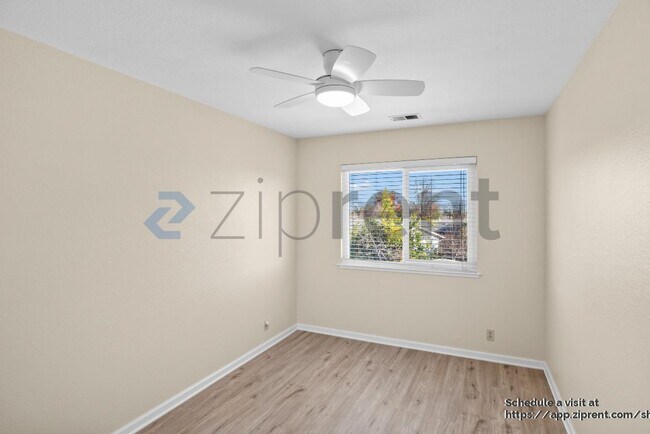 Building Photo - 8370 Parish Way