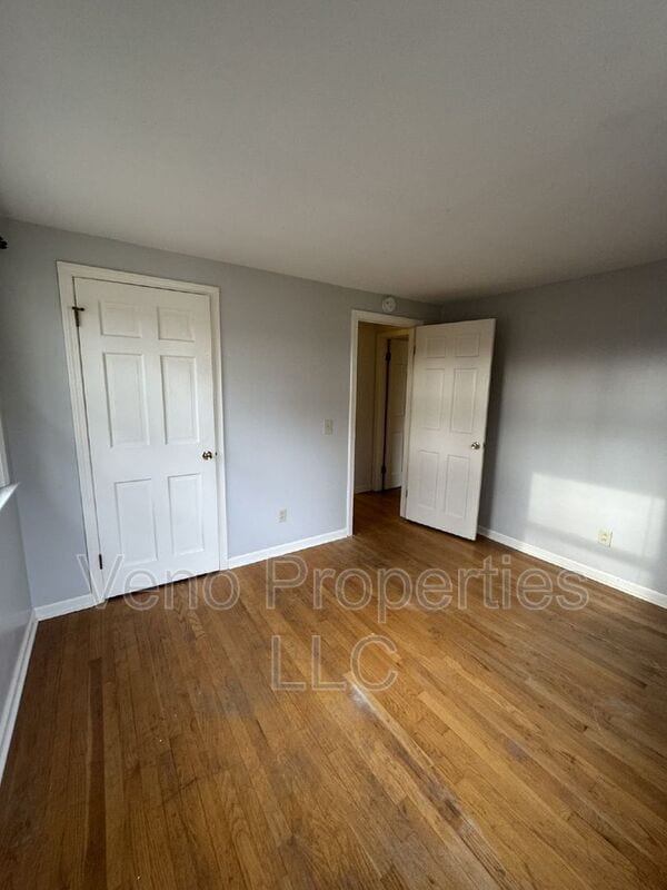 Building Photo - 15 Rivercrest Dr