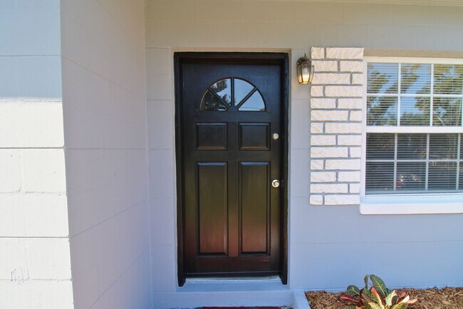 Building Photo - Newly Renovated 3 Bed, 2 Bath Home w/ Huge Fenced Yard