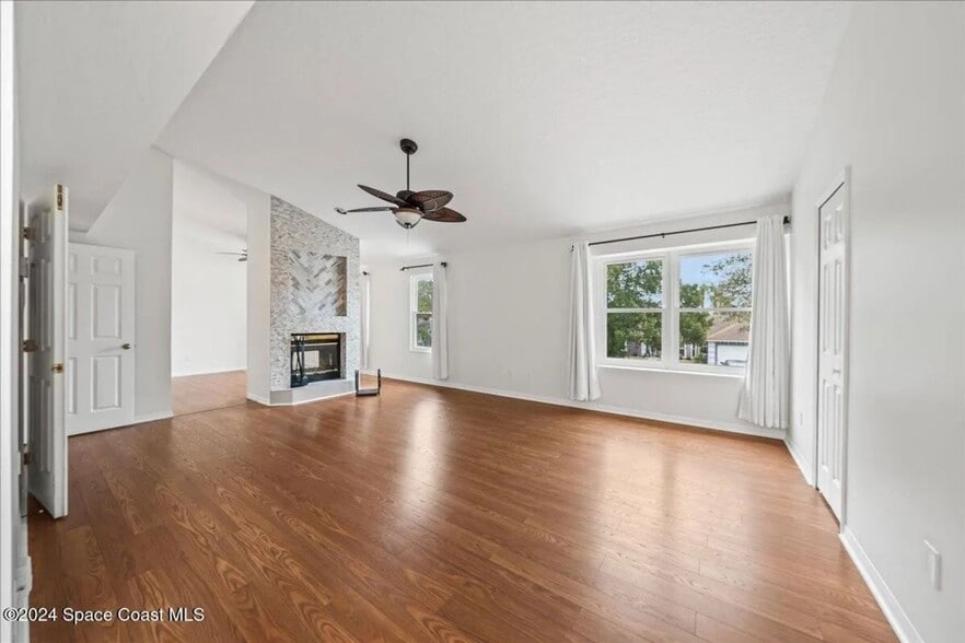 Building Photo - 1243 Water Lily Ln