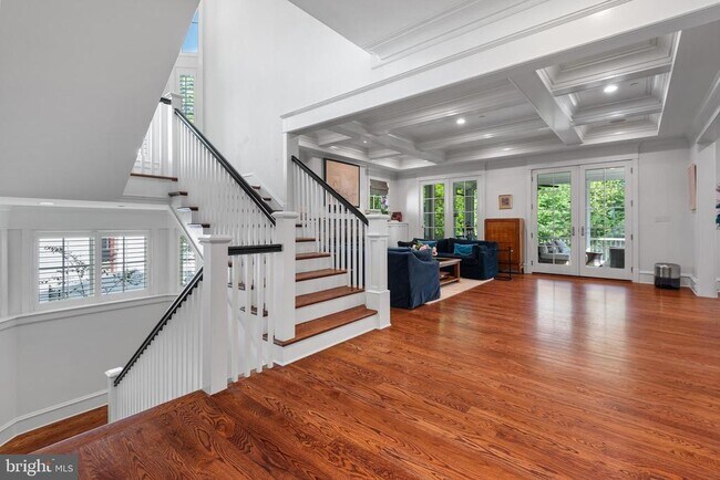 Building Photo - 5600 Brite Dr