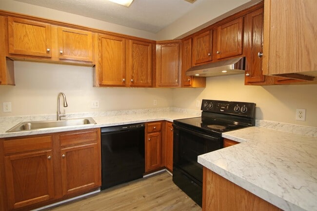 Building Photo - 1041 Oriole Ln